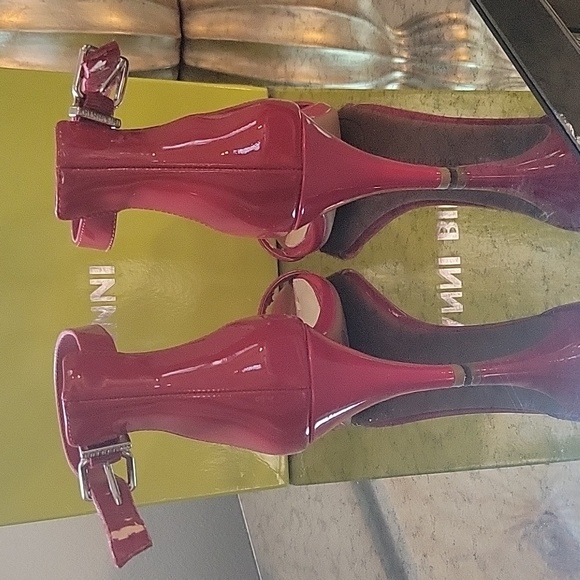 Red heels - Picture 4 of 5